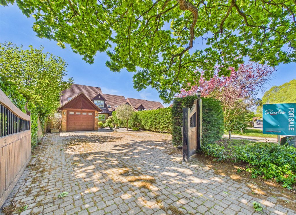 Ringwood Road, Bransgore, Christchurch, BH23 8AD