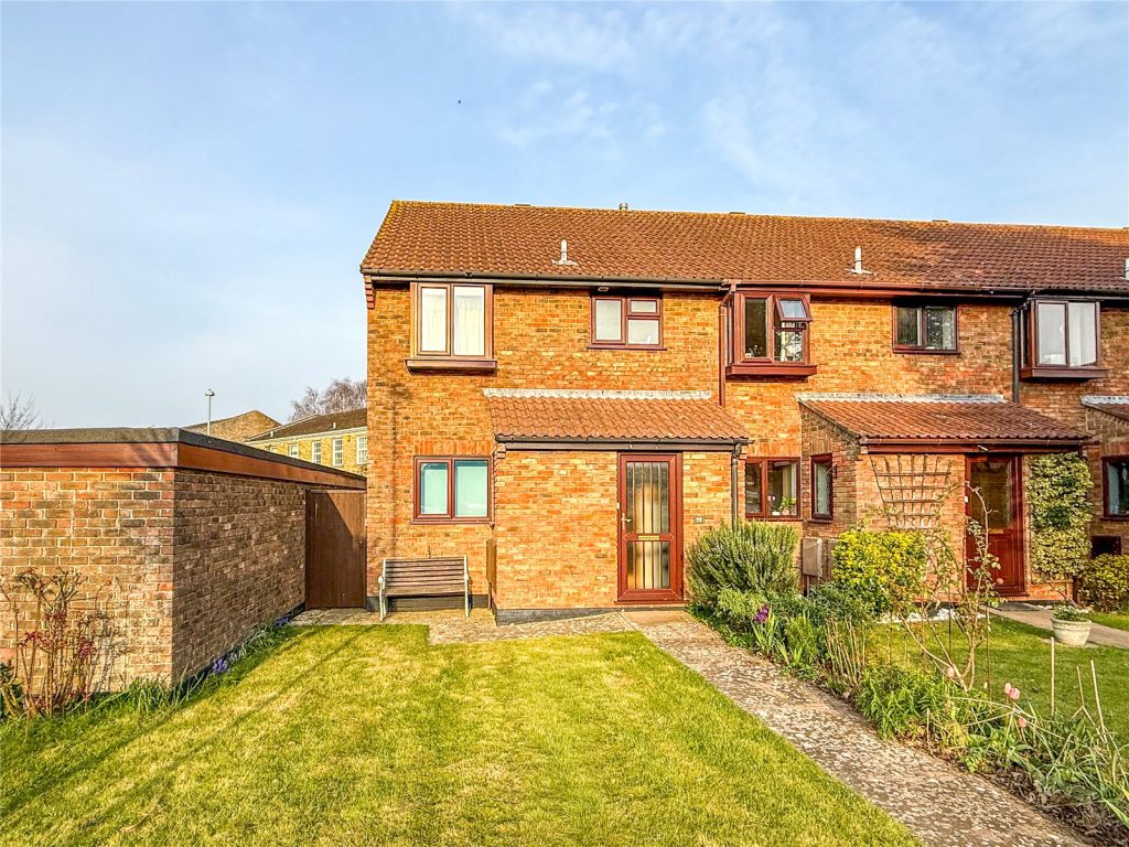 Russell Drive, Christchurch, Dorset, BH23 3TW