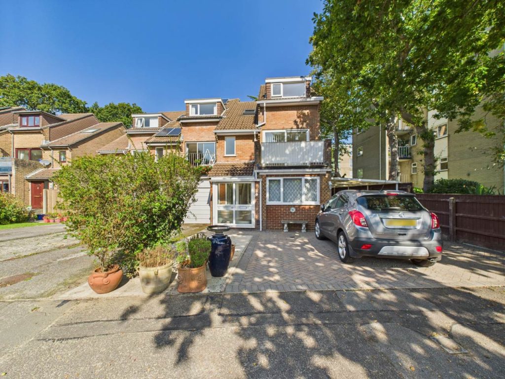 Hamilton Close, Mudeford, Chritstchurch