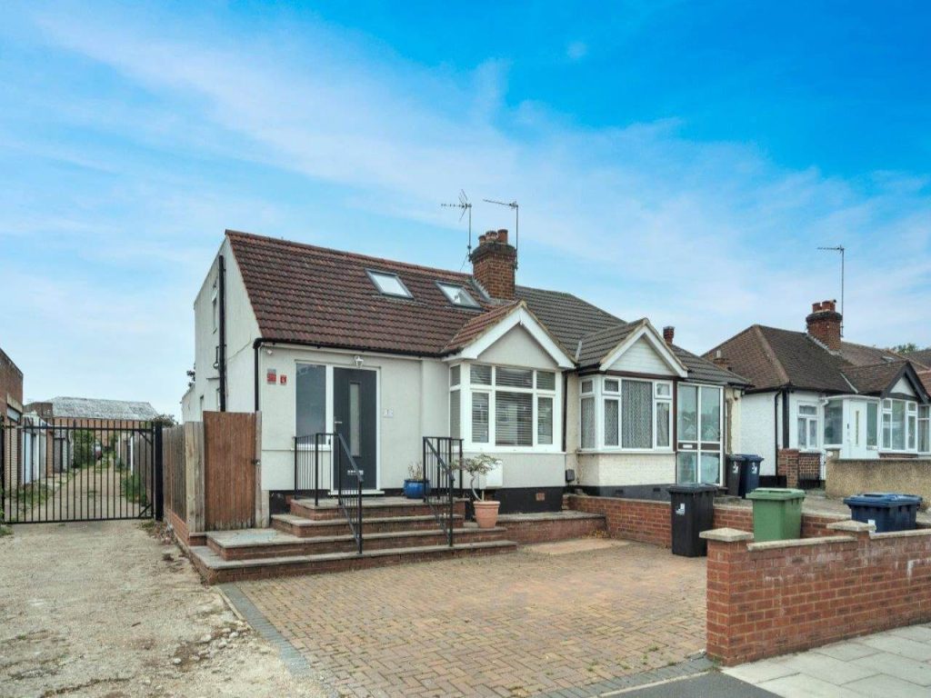 Croyde Avenue, Greenford