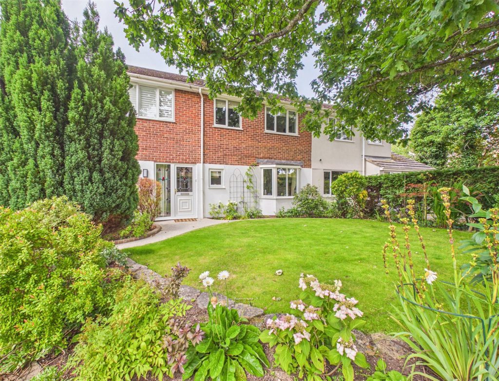 Betsy Lane, Bransgore, Christchurch, Dorset, BH23 8AQ