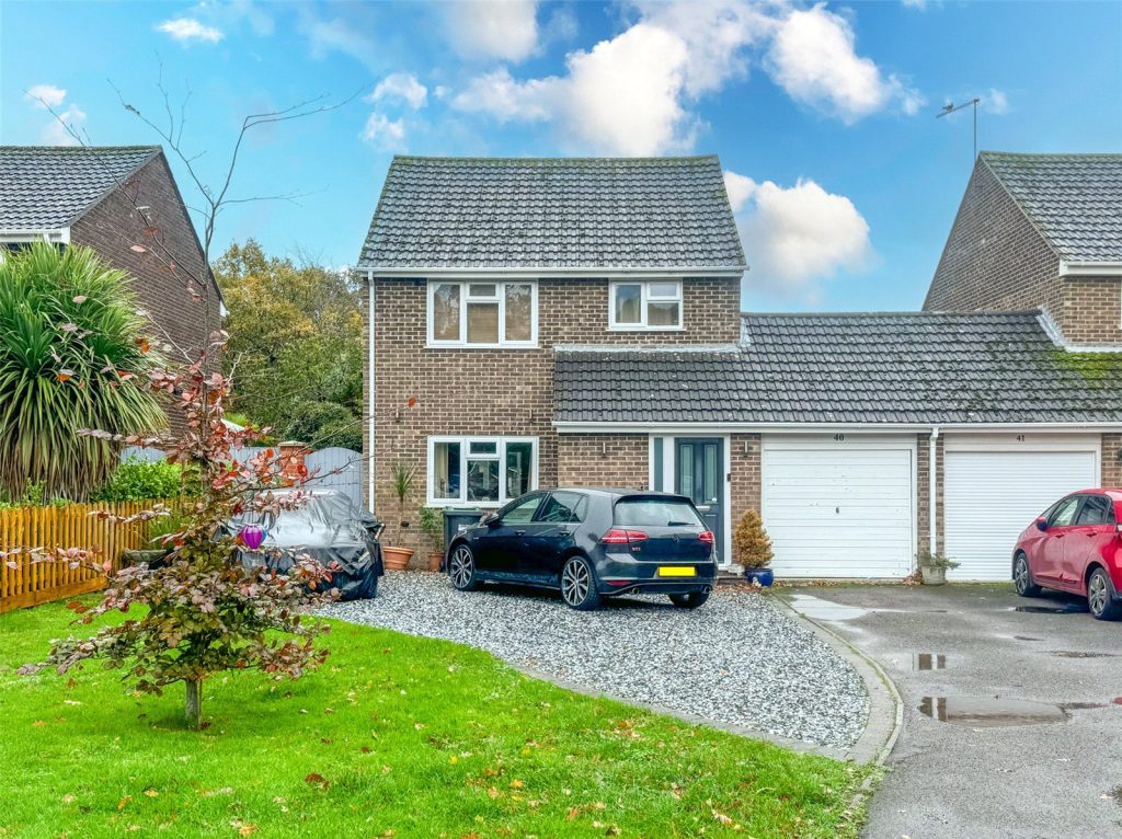 Rosehill Drive, Bransgore, Christchurch, Dorset, BH23 8NR