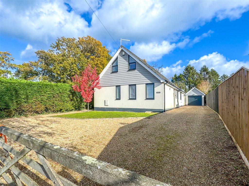 Poplar Close, Bransgore, Christchurch, Dorset, BH23 8JF