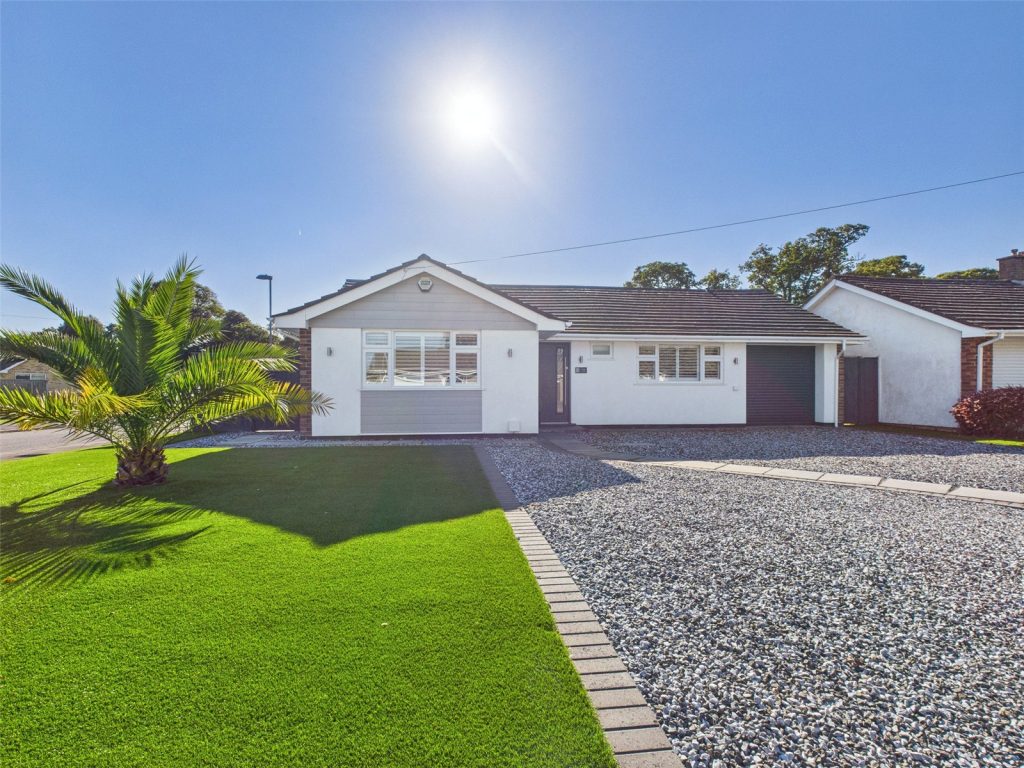 Hazel Close, Highcliffe, Dorset, BH23 4PS