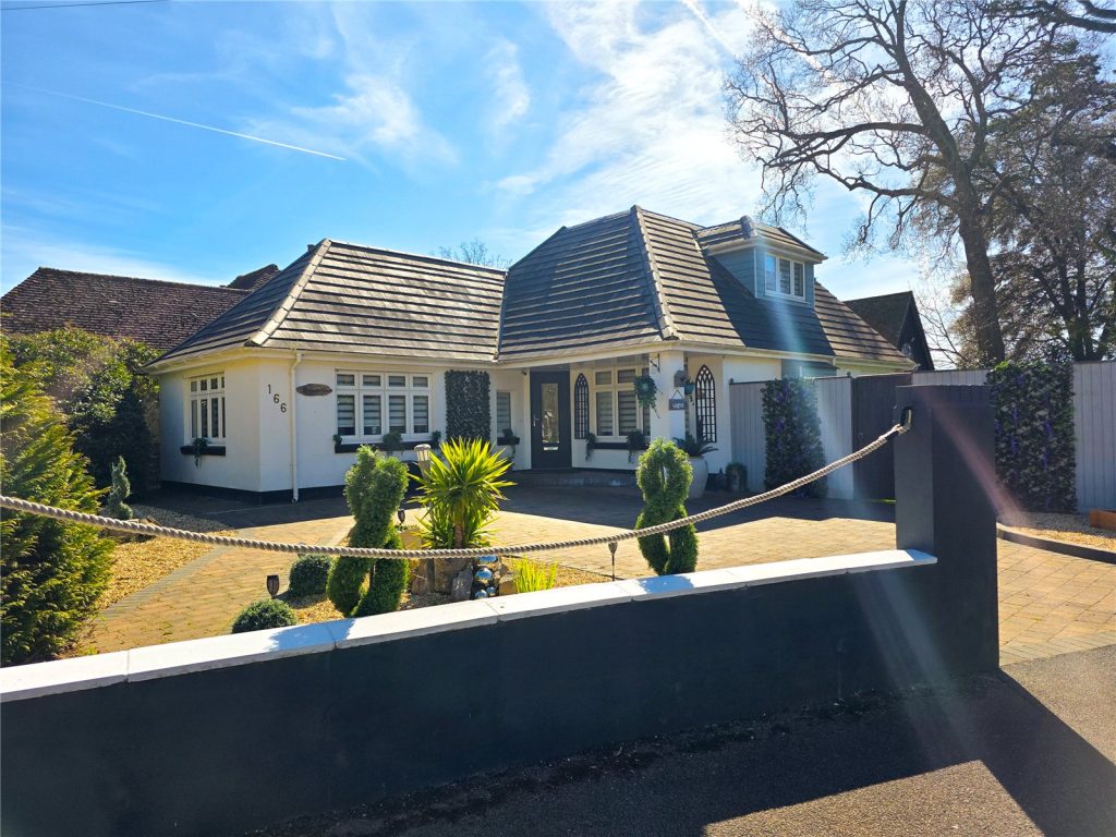 Ringwood Road, Walkford, Christchurch, Dorset, BH23 5RQ