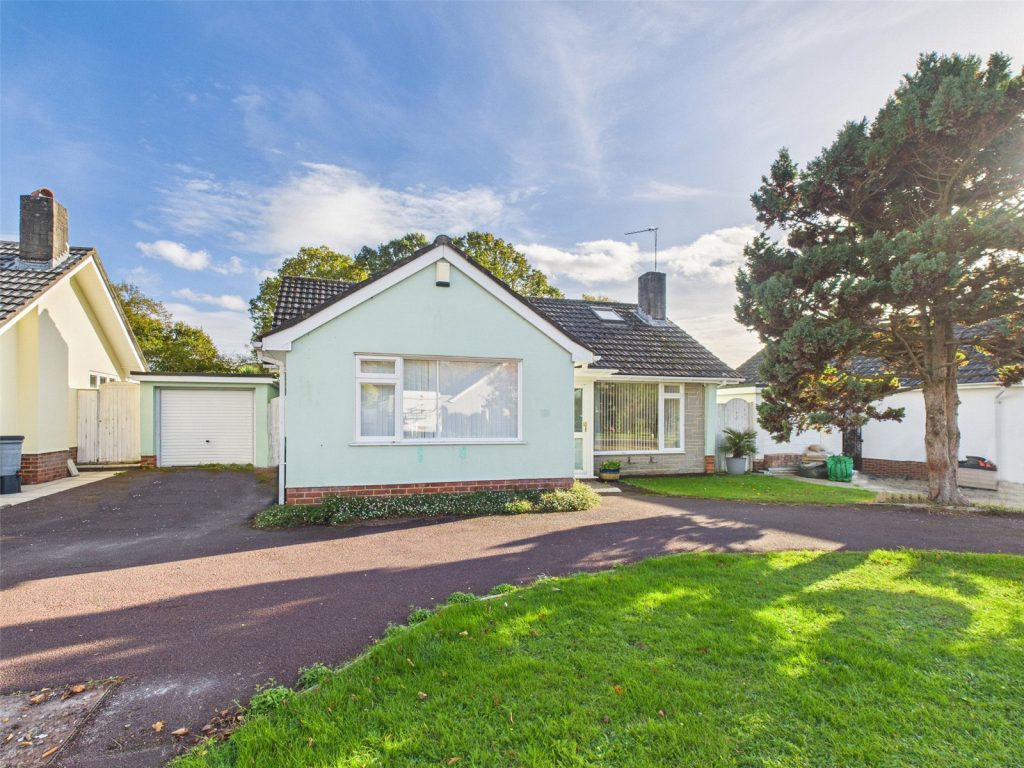 Talbot Drive, Highcliffe, Dorset, BH23 5RX