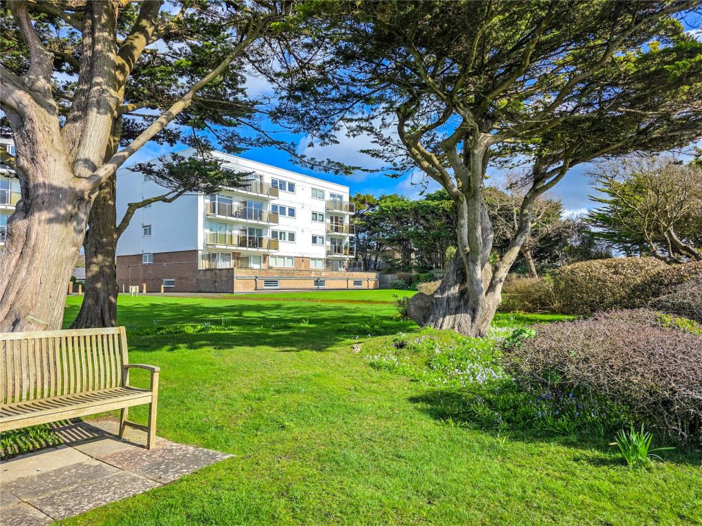 Palma Court, Wharncliffe Road, Highcliffe, Christchurch, BH23 5UB