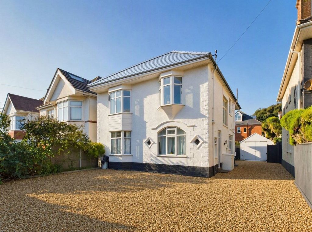 Southwood Avenue, Southbourne, Bournemouth, Dorset, BH6 3QB