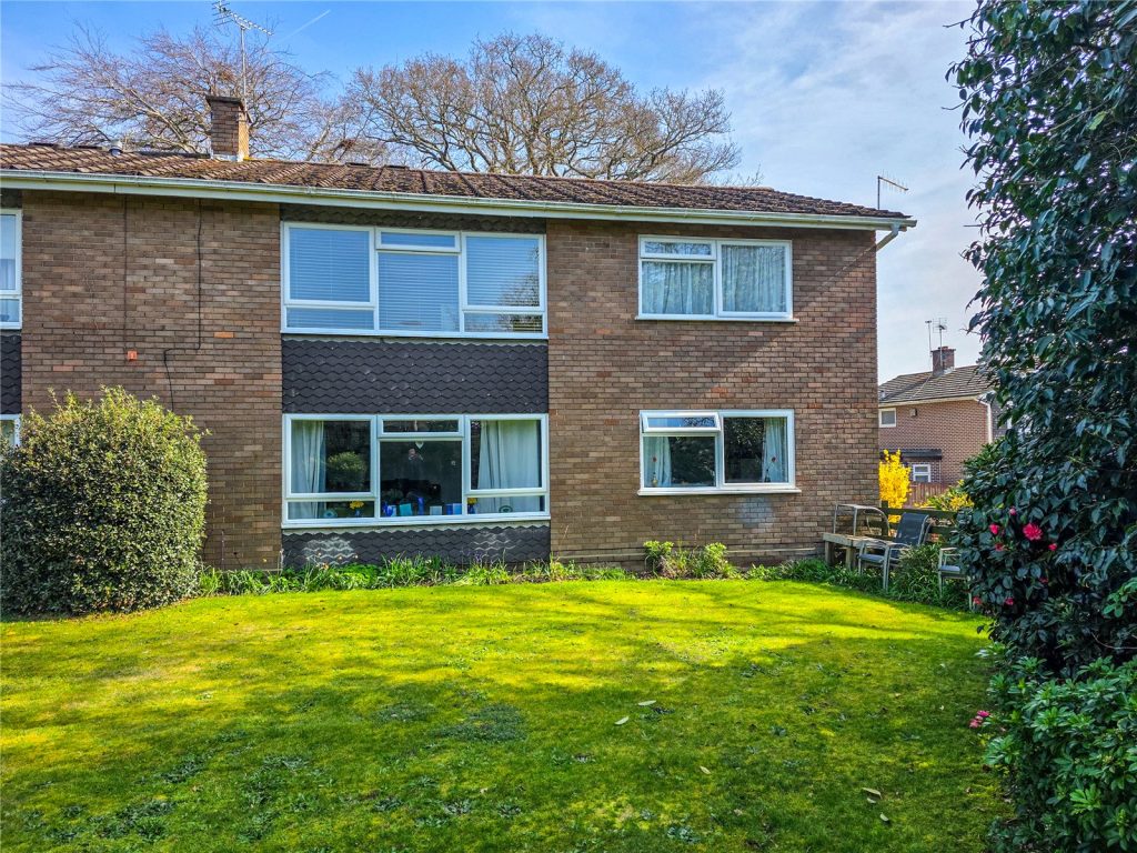 Hoburne Gardens, Highcliffe, Dorset, BH23 4PP