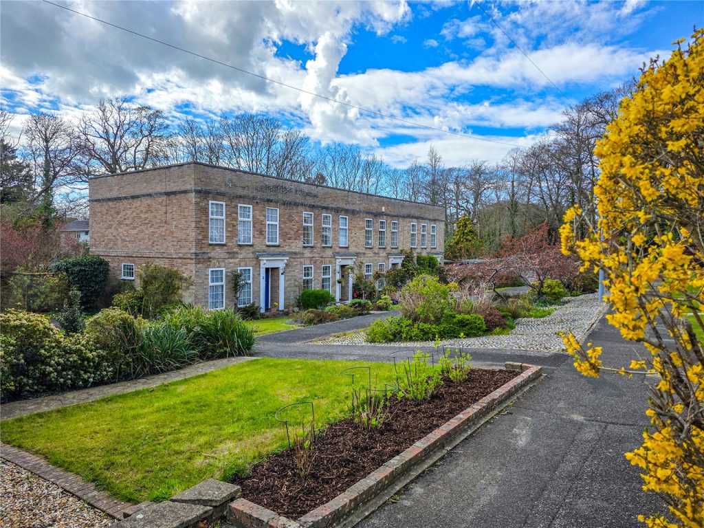 Kilmington Way, Highcliffe, Christchurch, Dorset, BH23 5BL