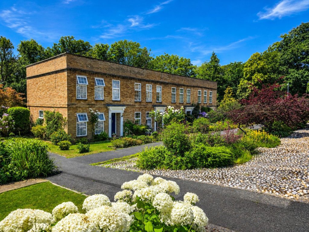 Kilmington Way, Highcliffe, Christchurch, Dorset, BH23 5BL