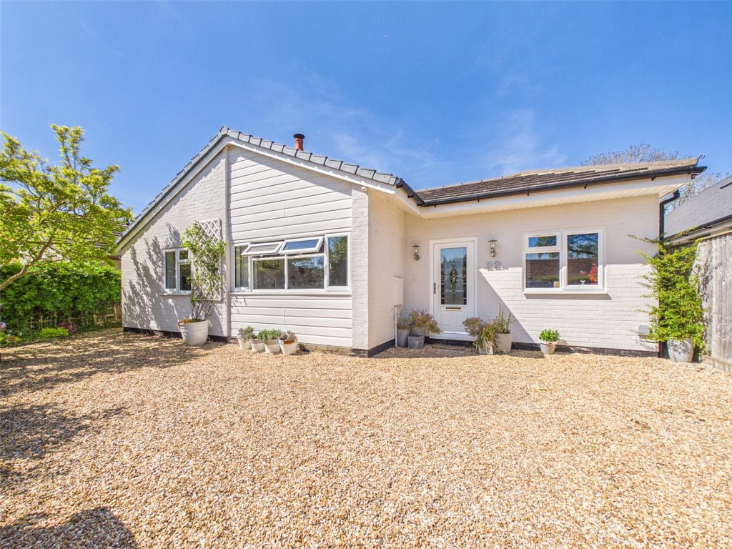 Wiltshire Gardens, Bransgore, Christchurch, Dorset, BH23 8BJ