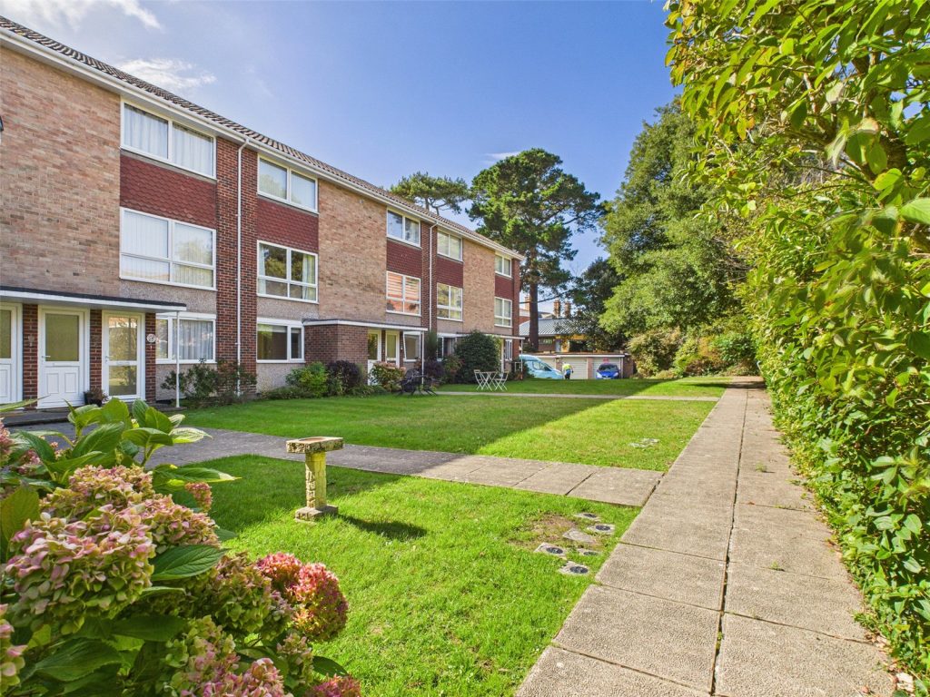 Montagu Road, Highcliffe, Christchurch, Dorset, BH23 5JU