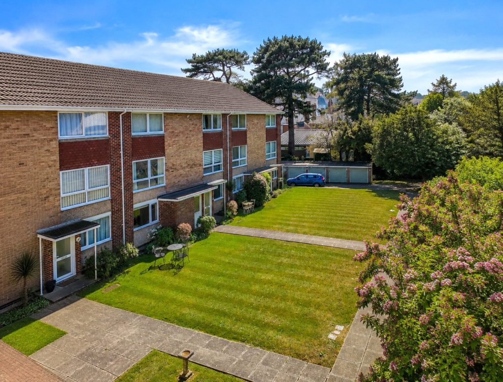 Montagu Road, Highcliffe, Christchurch, Dorset, BH23 5JU