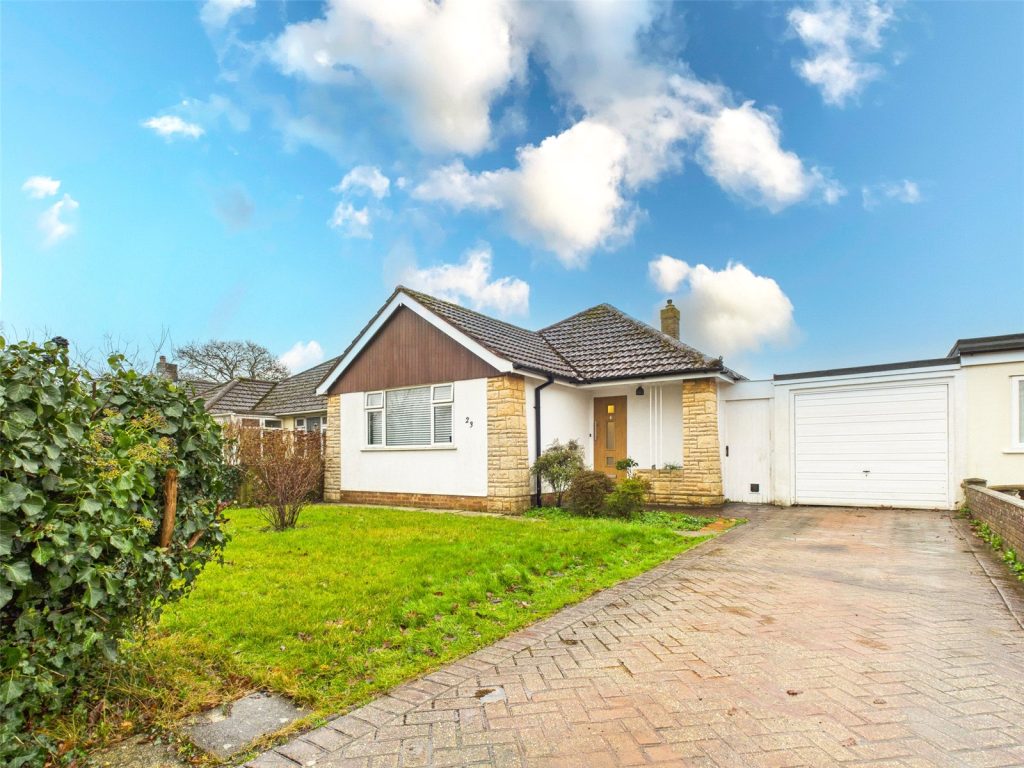 Longfield Road, Hordle, Lymington, Hampshire, SO41 0HH