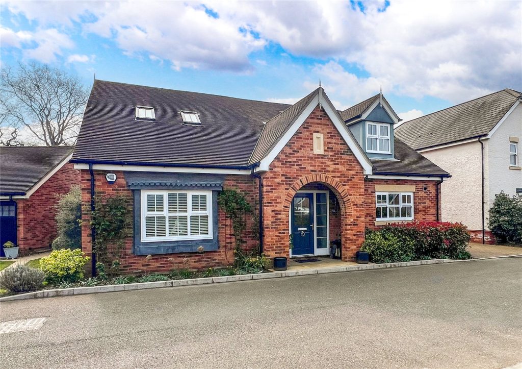 Marryat Way, Bransgore, Christchurch, Dorset, BH23 8FG