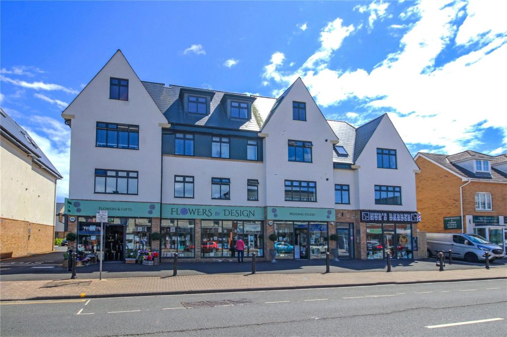 Lymington Road, Highcliffe, Christchurch, Dorset, BH23 5FW
