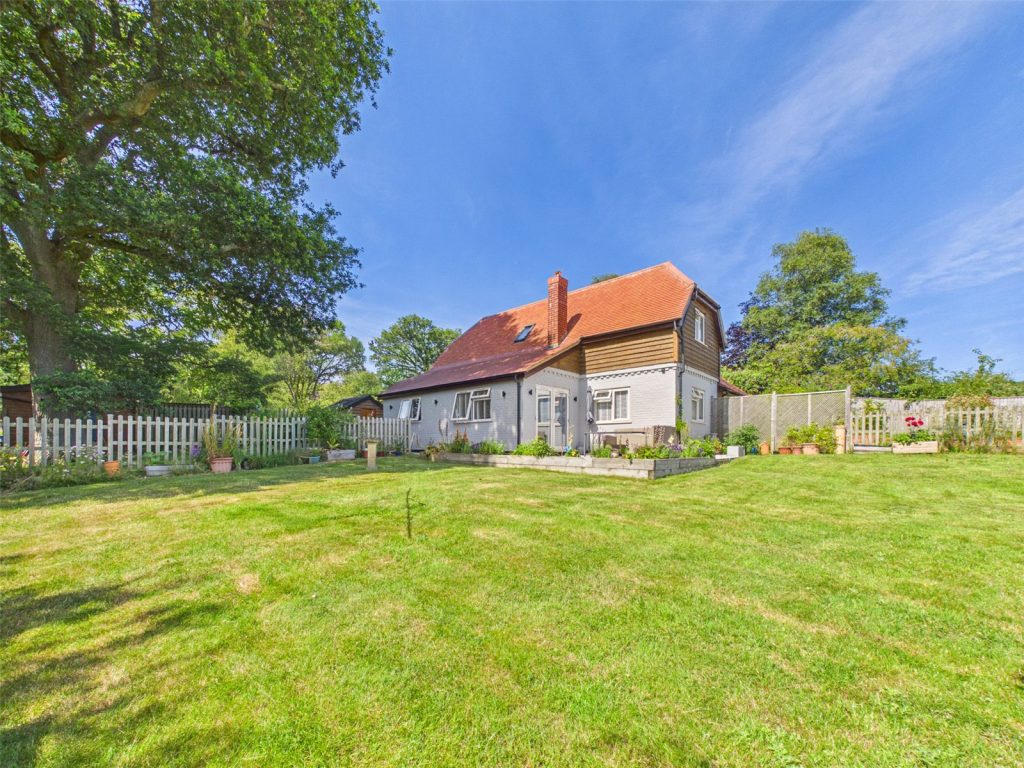 Brick Lane, Bransgore, Christchurch, Dorset, BH23 8DU