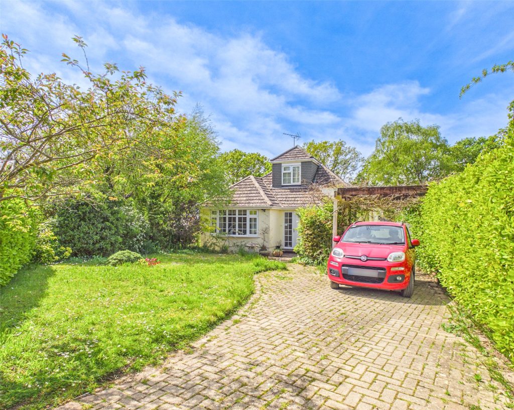 Poplar Close, Bransgore, Christchurch, Dorset, BH23 8JF