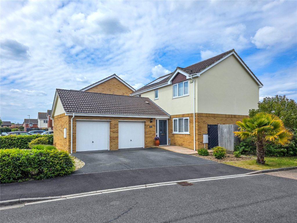 Juniper Drive, Highcliffe, Christchurch, Dorset, BH23 4UT