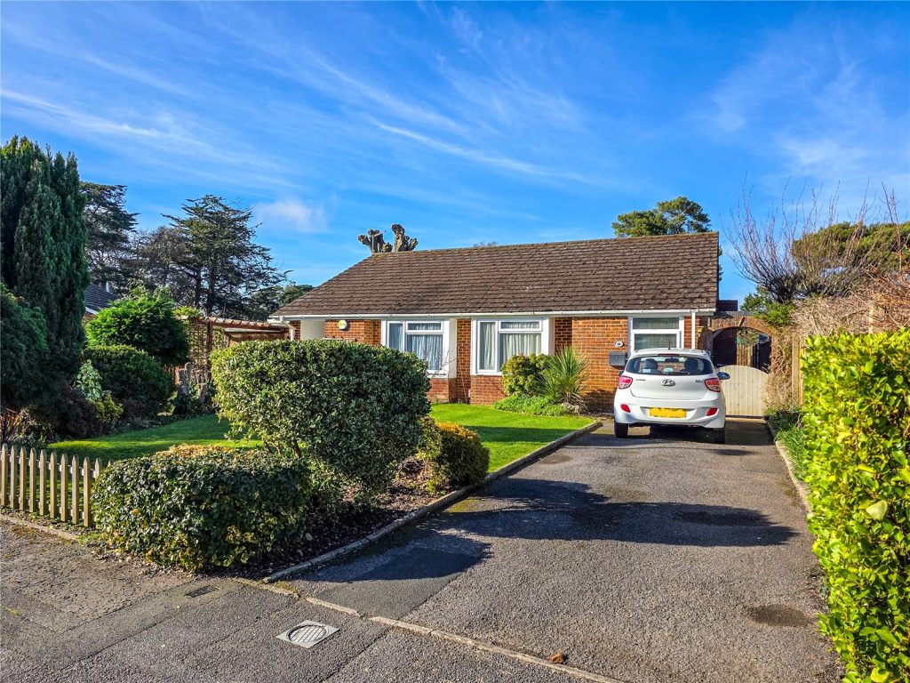 Nea Close, Highcliffe, Dorset, BH23 4QQ