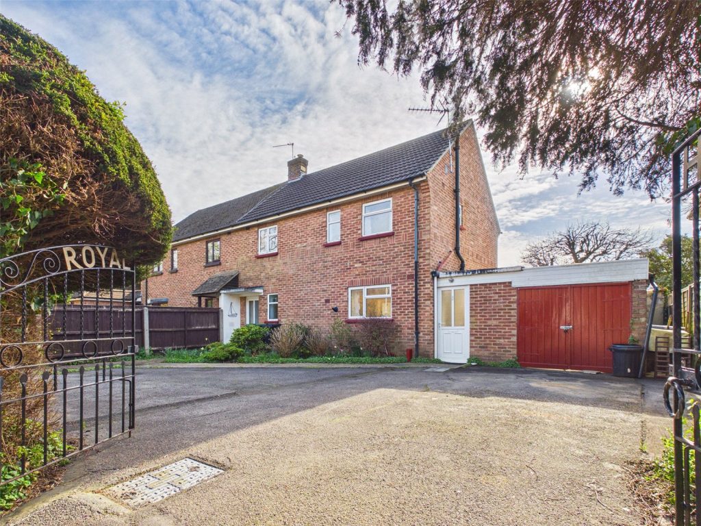 Ringwood Road, Walkford, Dorset, BH23 5RE
