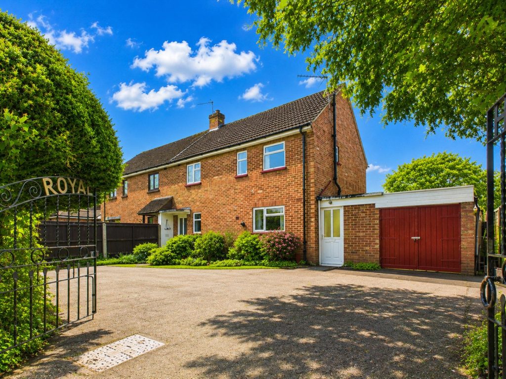 Ringwood Road, Walkford, Dorset, BH23 5RE