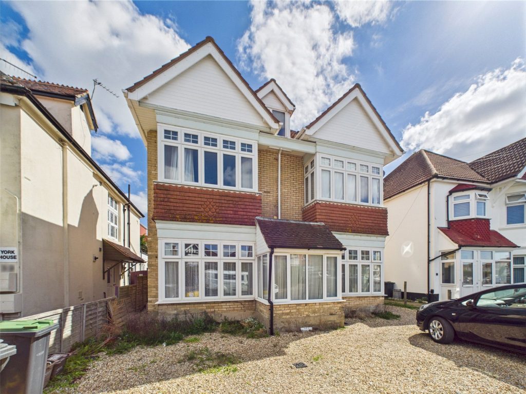 Stourcliffe Avenue, Southbourne, Bournemouth, BH6 3PT