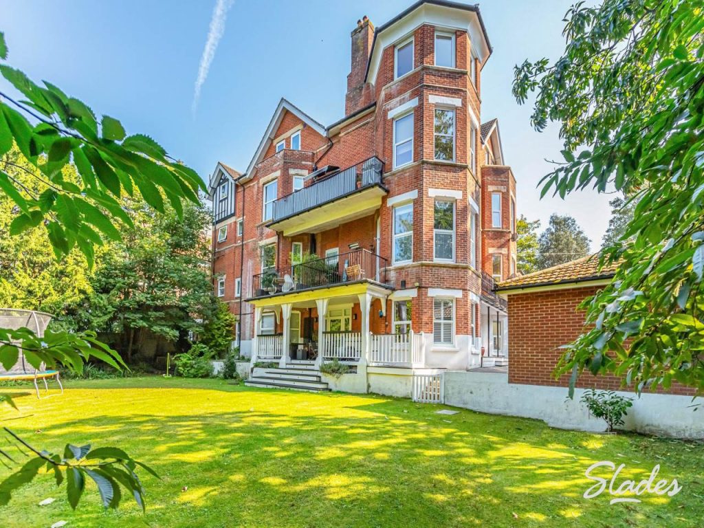 26 Bodorgan Road, Bournemouth, Dorses