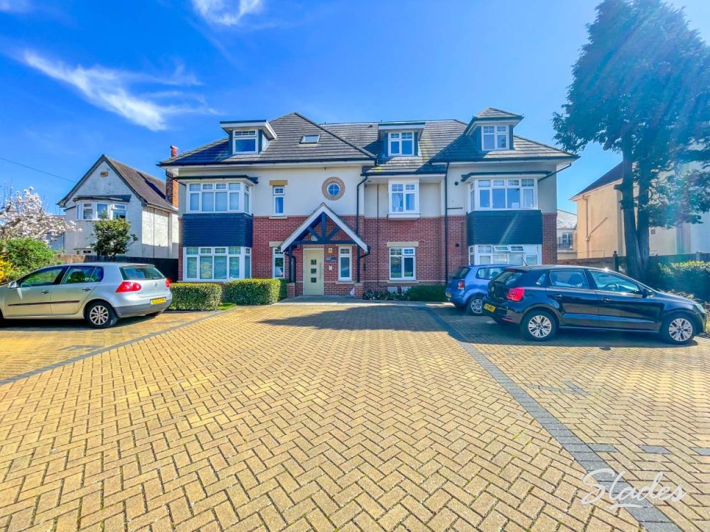 11 Ascham Road, Bournemouth, Dorset