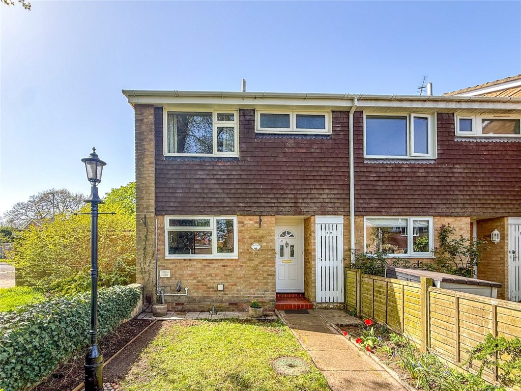 Vinneys Close, Burton, Christchurch, Dorset, BH23 7HT