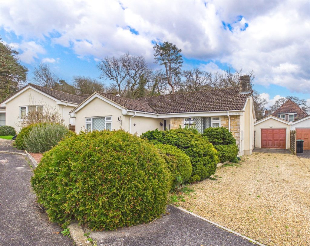 Blackbird Way, Bransgore, Christchurch, Dorset, BH23 8LG