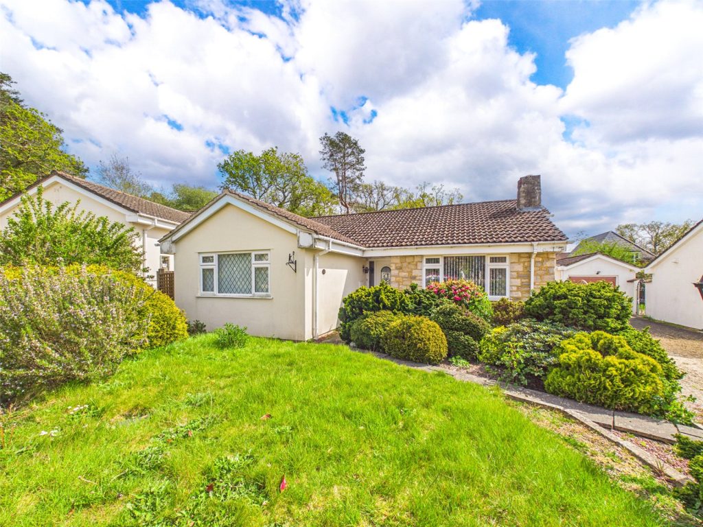 Blackbird Way, Bransgore, Christchurch, Dorset, BH23 8LG