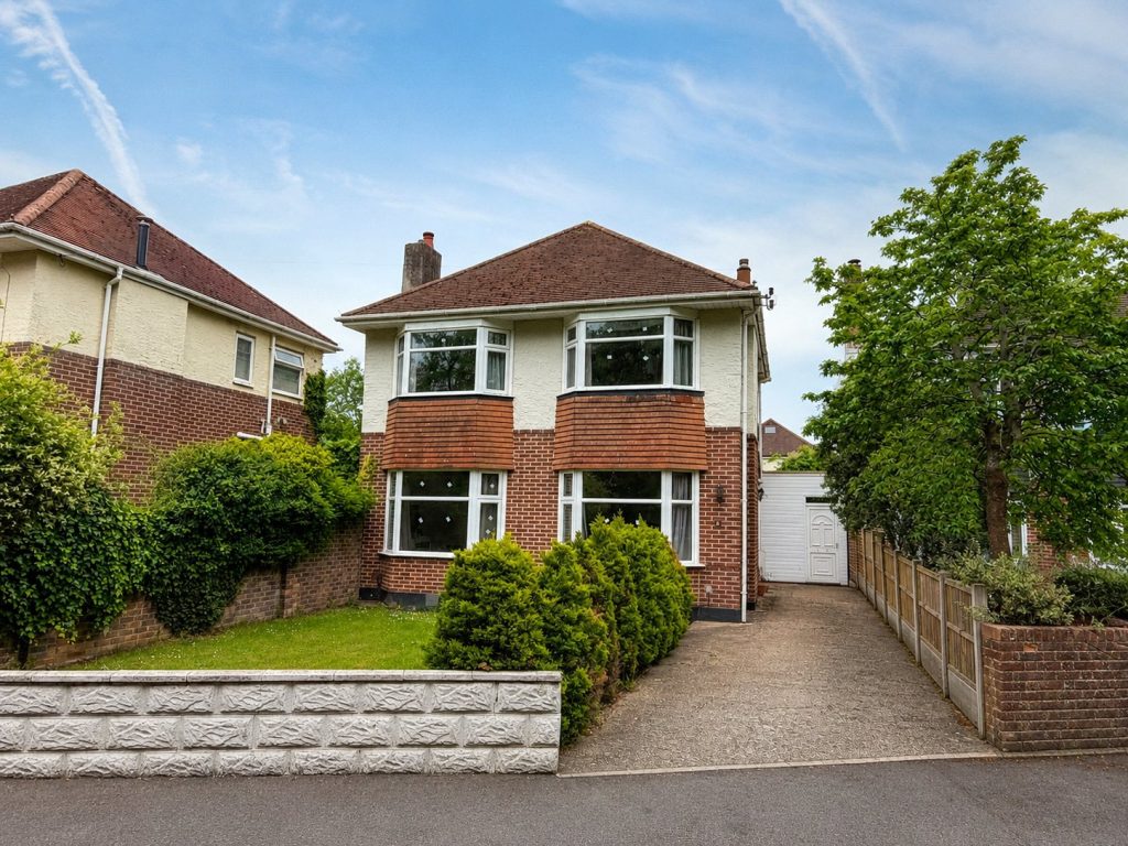 Maundeville Crescent, Christchurch, Dorset, BH23 2EW