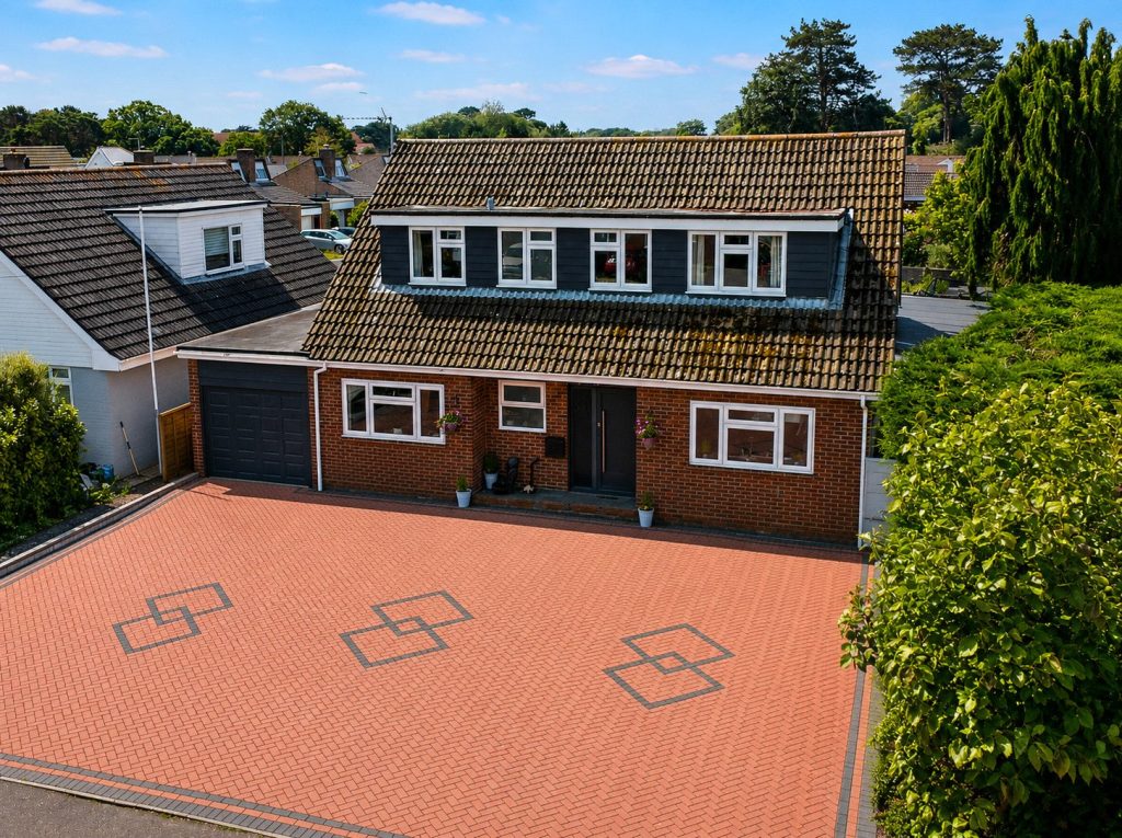 Forest Way, Highcliffe, Dorset, BH23 4PX