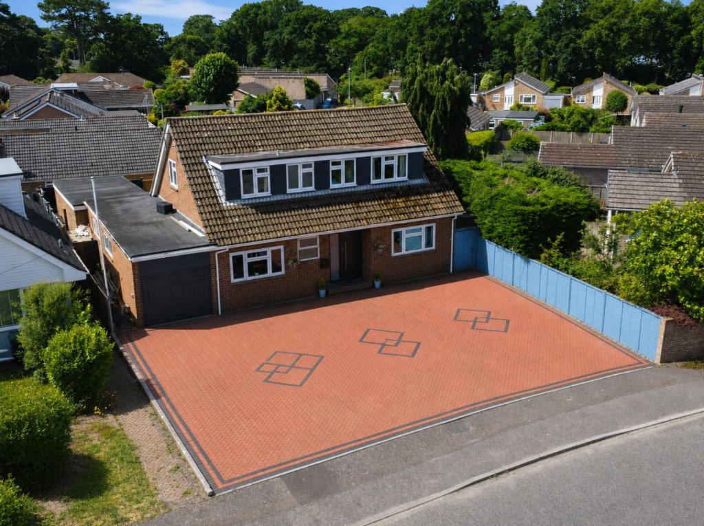 Forest Way, Highcliffe, Dorset, BH23 4PX