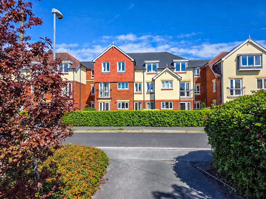 Stuart Road, Highcliffe, Christchurch, Dorset, BH23 5FP