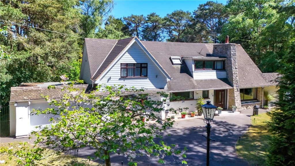 Egmont Drive, Ringwood, Hampshire, BH24 2BN