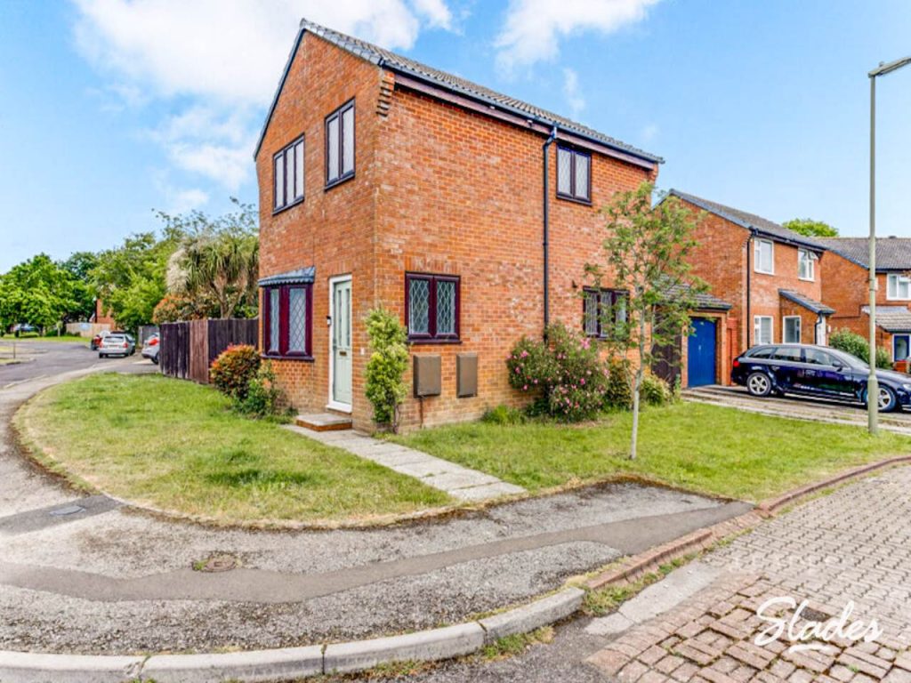 Acacia Road, Hordle, Lymington