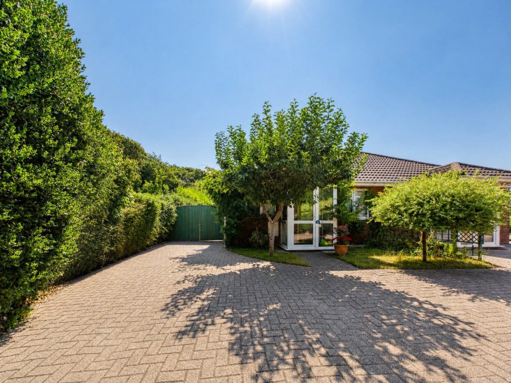 Gardner Road, Christchurch, Dorset, BH23 2DZ