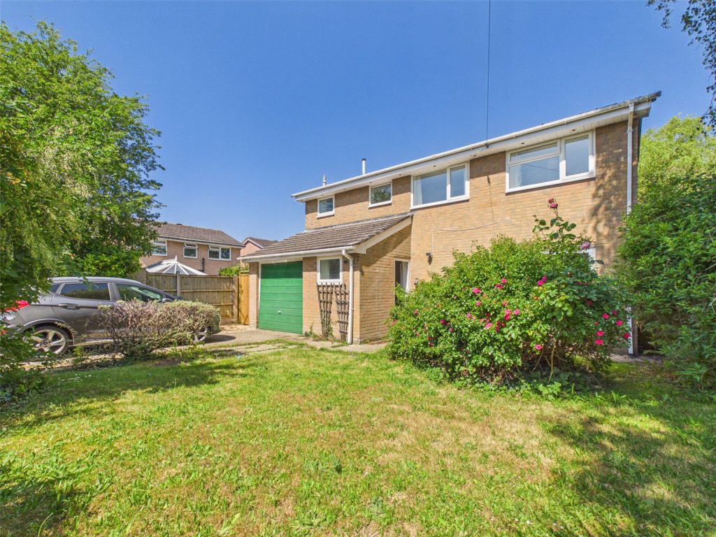 Pear Tree Close, Bransgore, Christchurch, Dorset, BH23 8NH