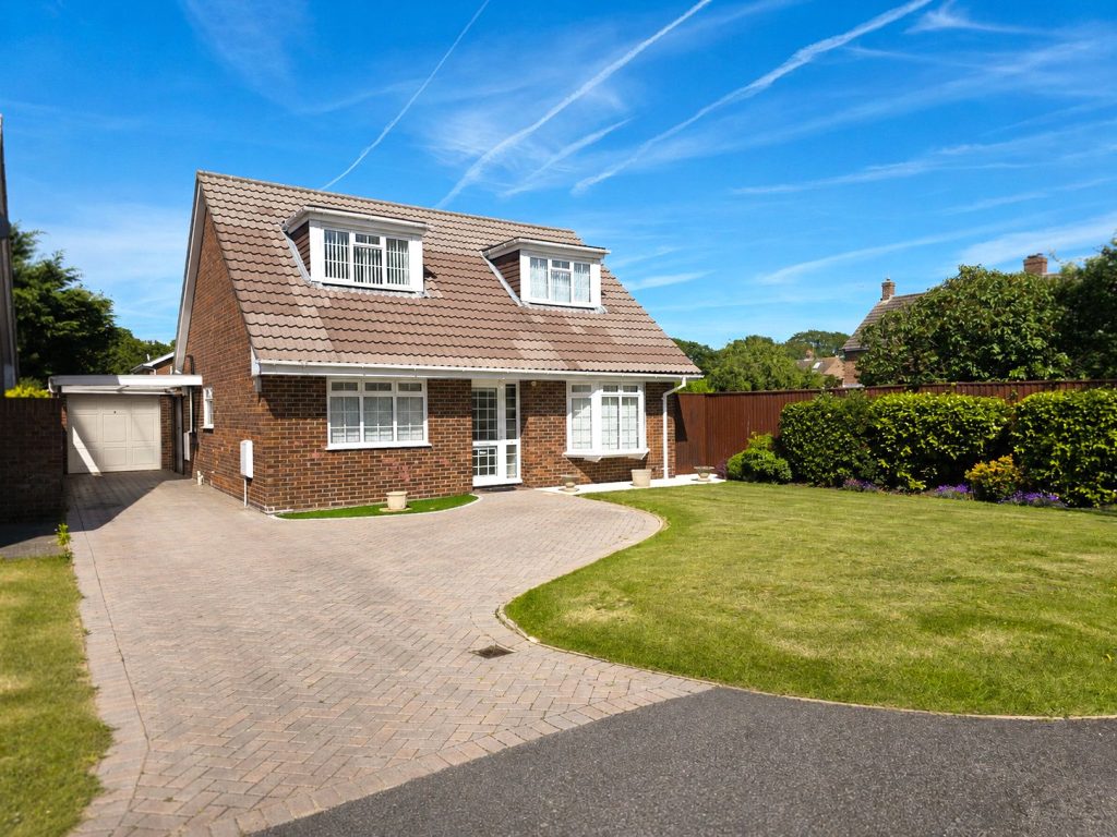 Jacobean Close, Walkford, Christchurch, Dorset, BH23 5SF