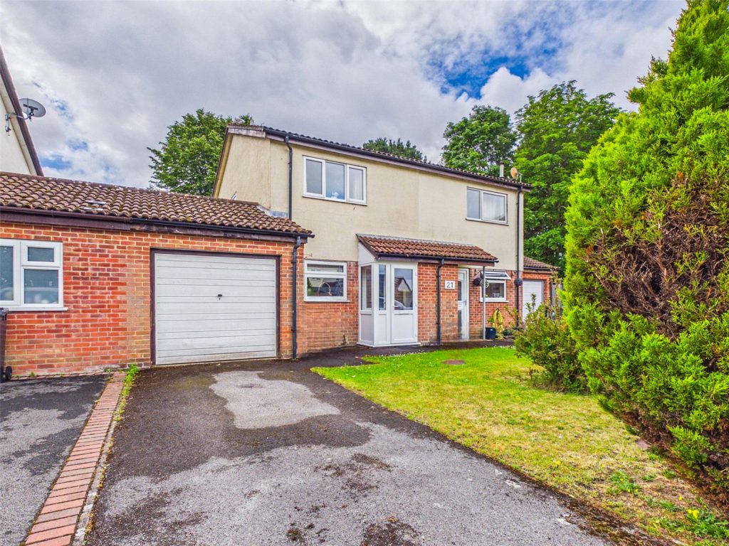 Celandine Close, Christchurch, Dorset, BH23 4LT