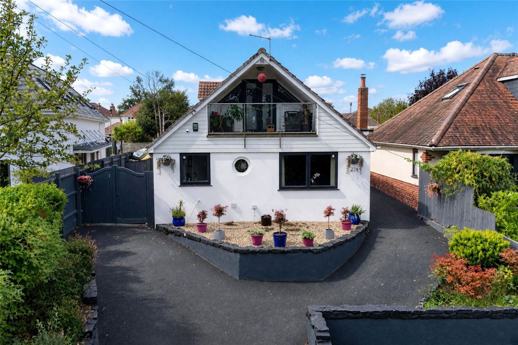 Iford Lane, Southbourne, Bournemouth, Dorset, BH6 5NG