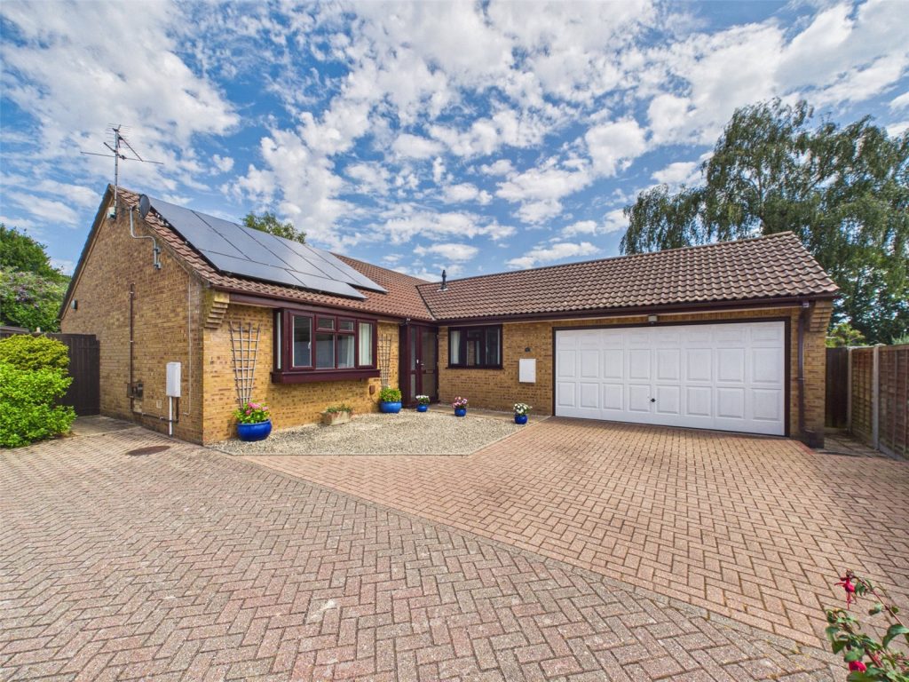 Pippin Close, Christchurch, Dorset, BH23 2DU