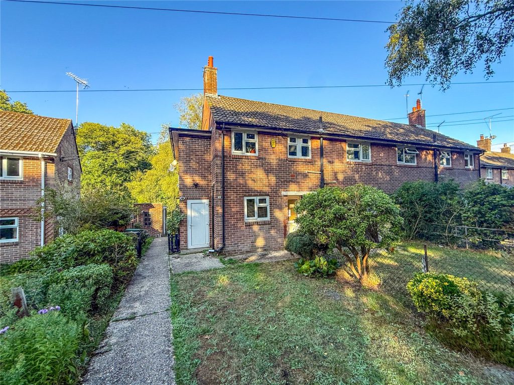 Moors Close, Hurn, Christchurch, Dorset, BH23 6AL