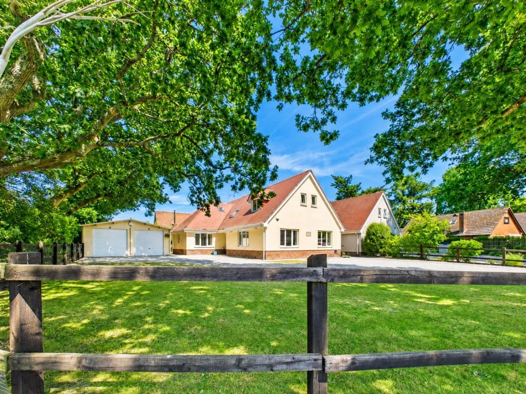 Hill Lane, Bransgore, Christchurch, Dorset, BH23 8BL