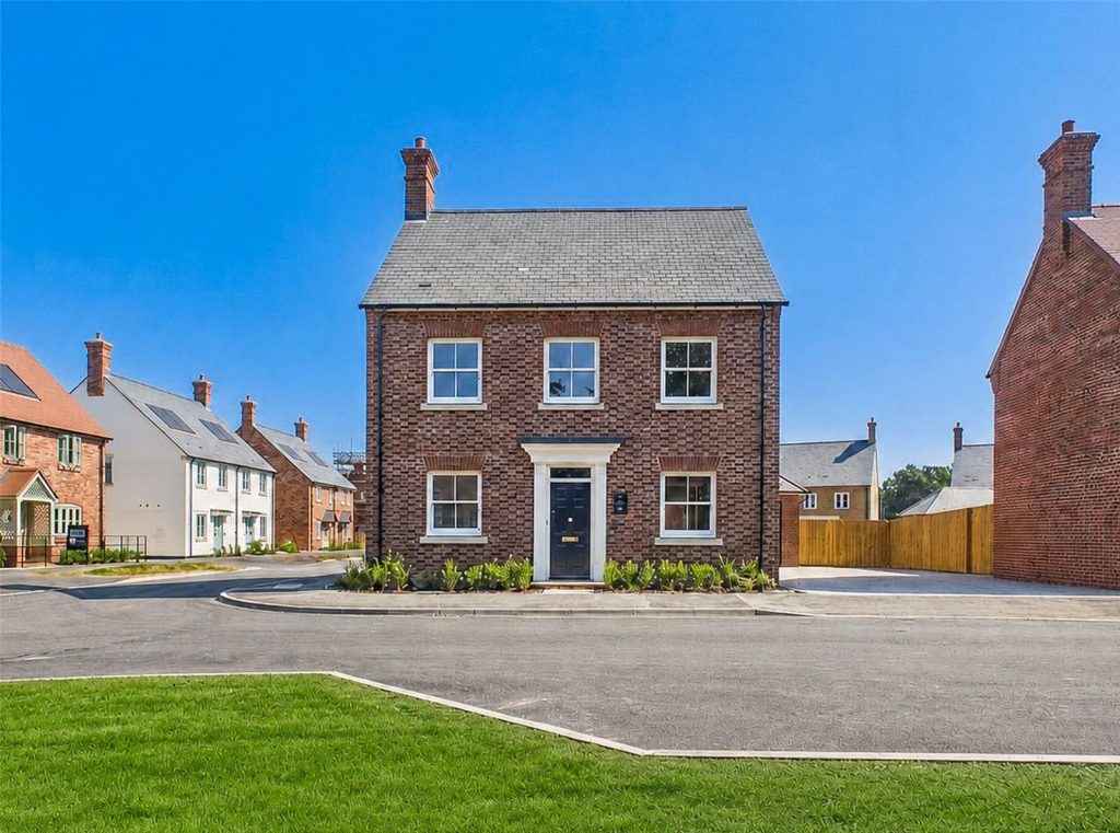 The Glanvilles, Bransgore, Christchurch, Dorset, BH23 7AZ