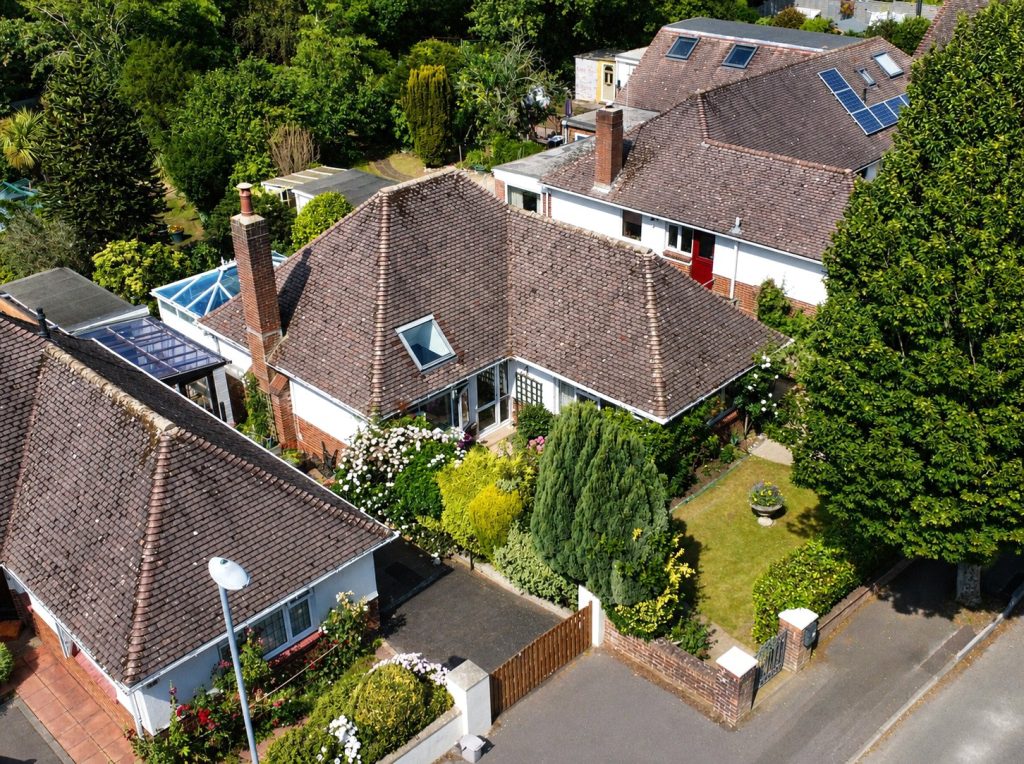 Buce Hayes Close, Highcliffe, Christchurch, Dorset, BH23 5HJ