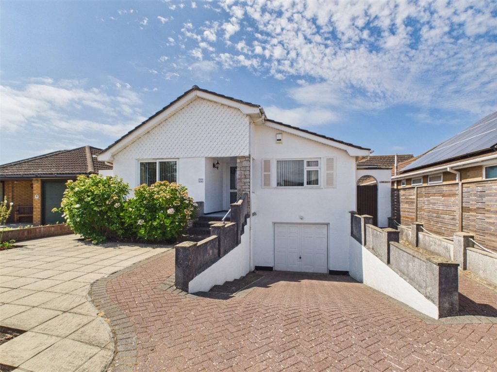 Rolls Drive, Hengistbury Head, Bournemouth, Dorset, BH6 4NA